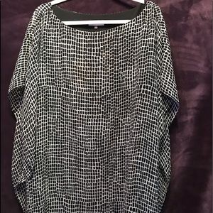 Light flowing small black/white checkered Tunic